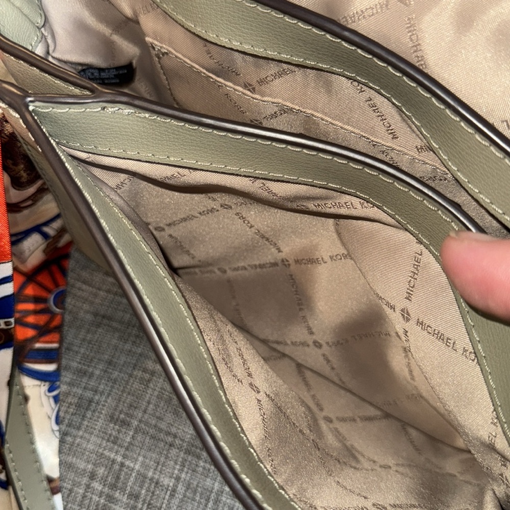 Michael Kors Bag Military Green Flap Crossbody with Gold Hardware - Picture 13 of 17